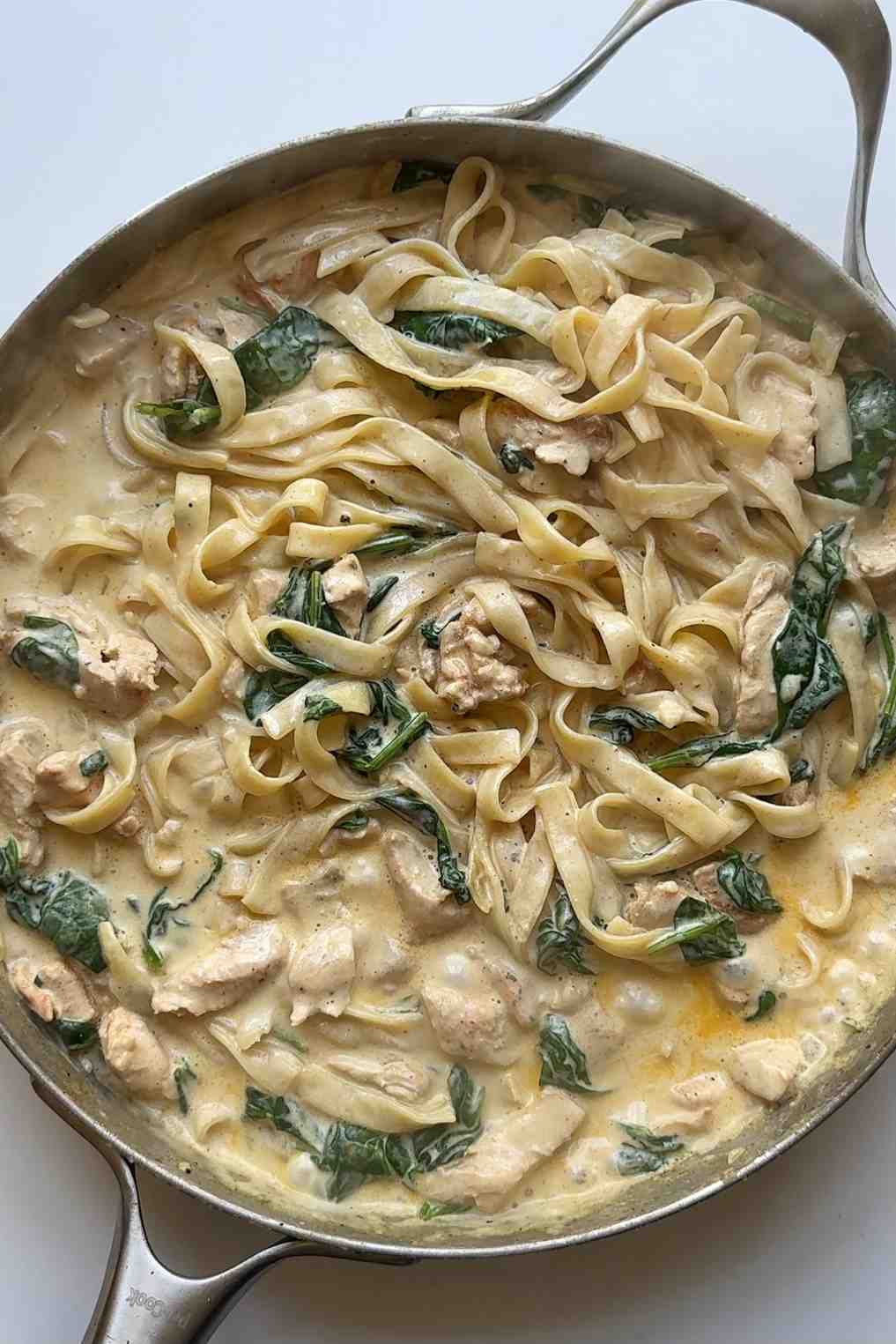 Chicken spinach alfredo in one pot.