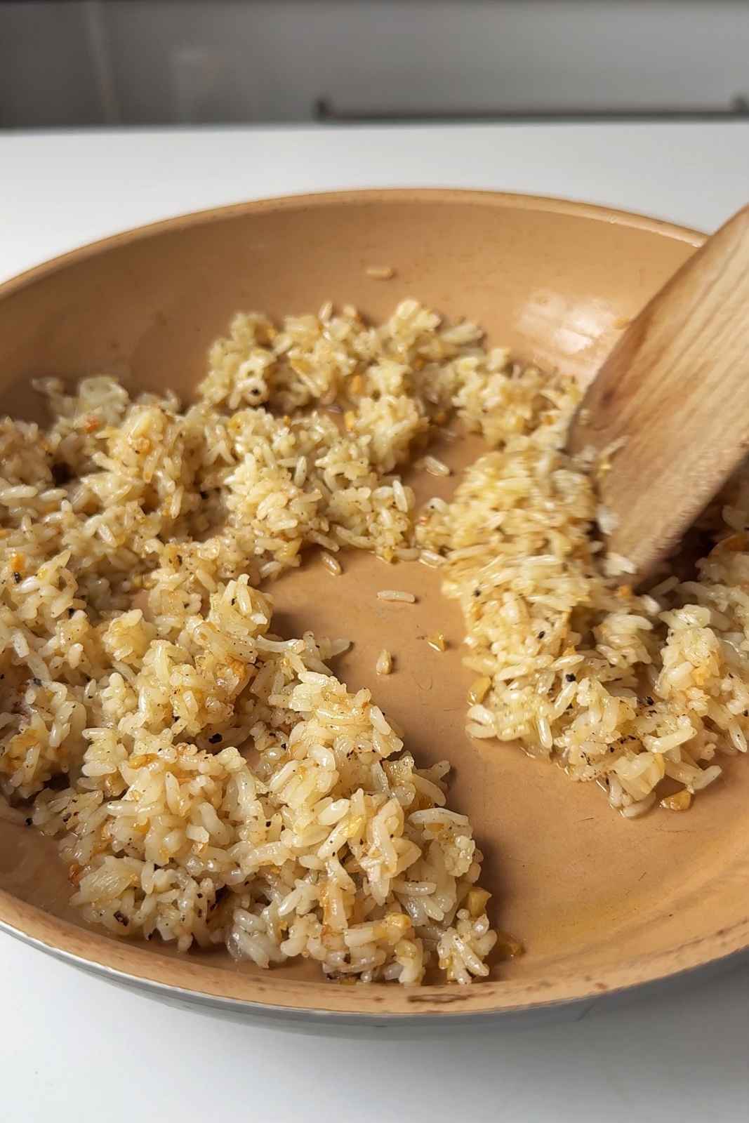 Garlic fried rice in a pan.